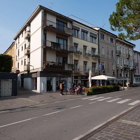 By The Lake Apartments - Centro Storico Desenzano del Garda Exterior foto