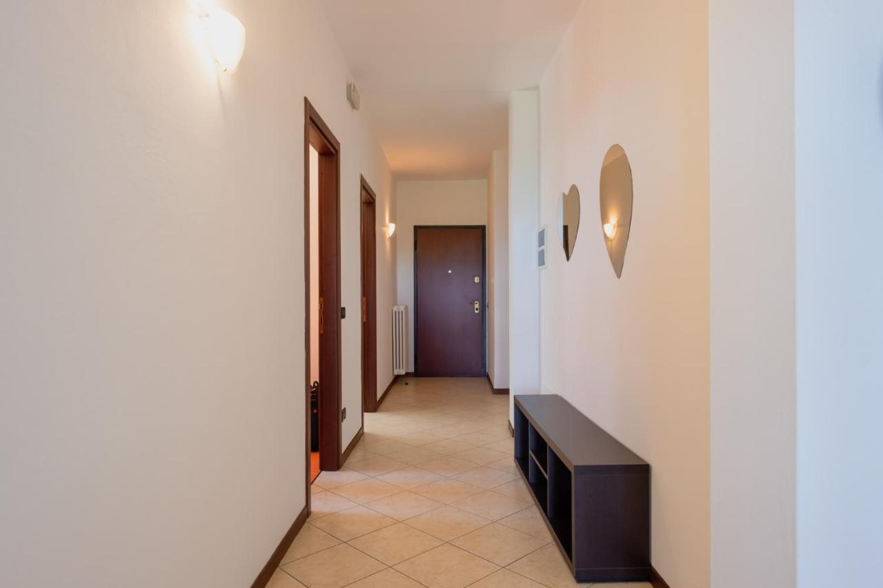 By The Lake Apartments - Centro Storico Desenzano del Garda Exterior foto