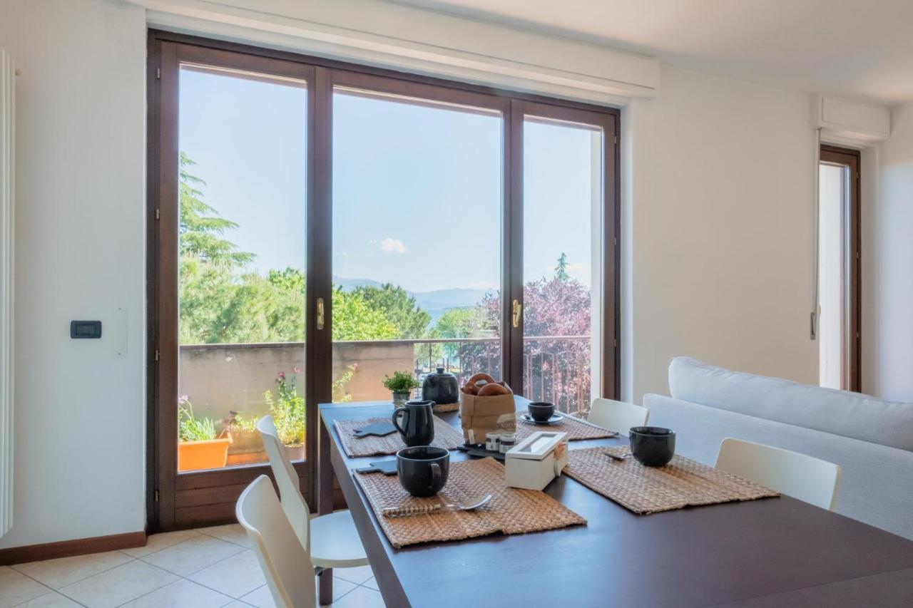 By The Lake Apartments - Centro Storico Desenzano del Garda Exterior foto