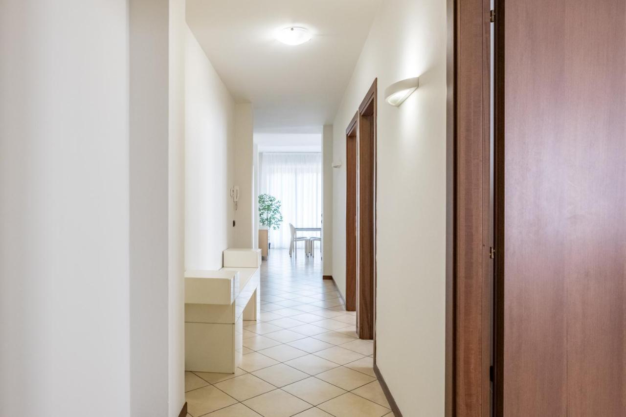By The Lake Apartments - Centro Storico Desenzano del Garda Exterior foto