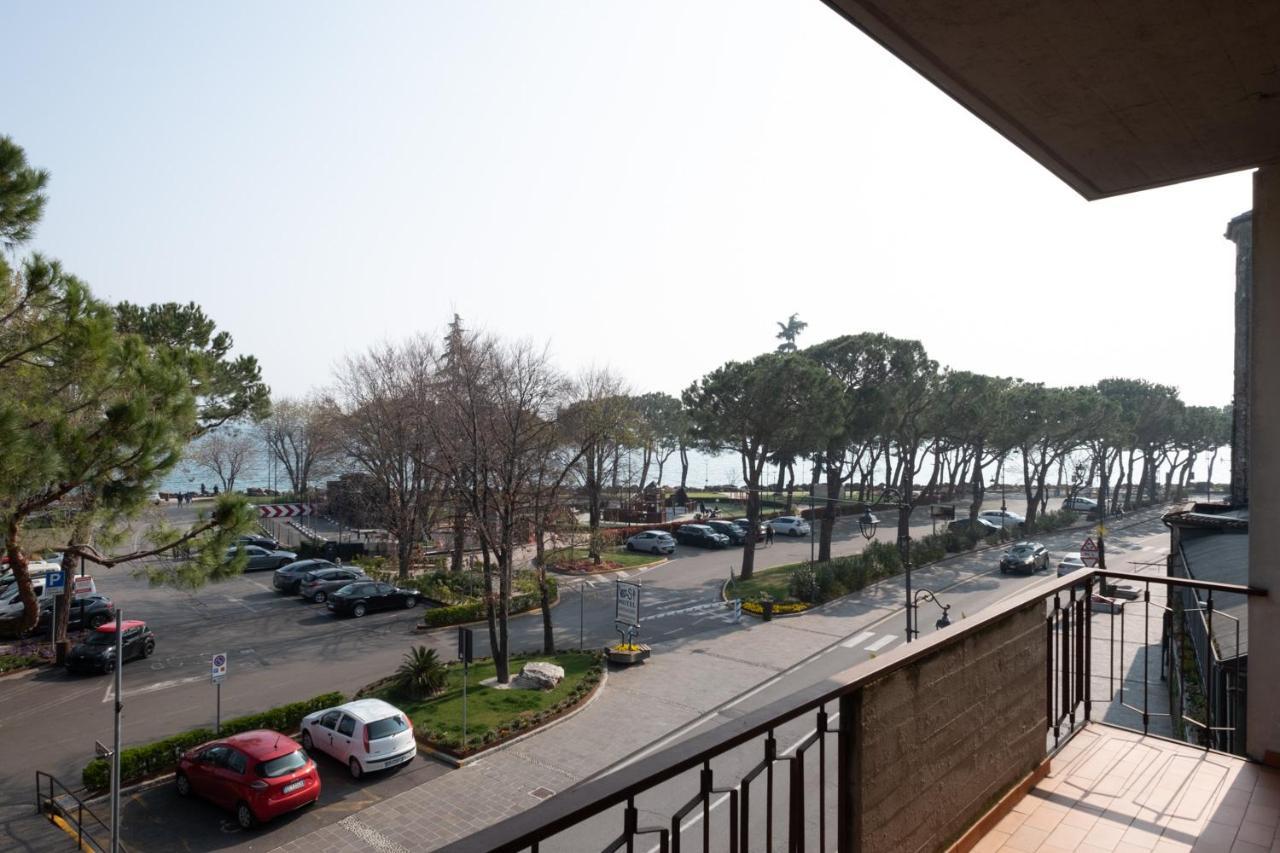 By The Lake Apartments - Centro Storico Desenzano del Garda Exterior foto